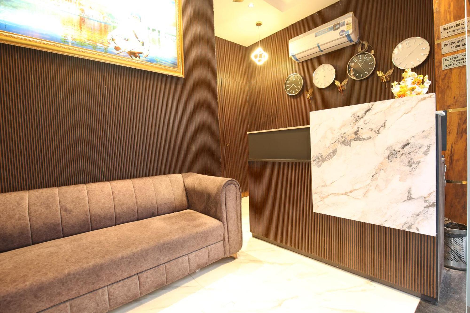 Hotel Holiday First 300 Meter From Golden Temple Amritsar Buitenkant foto