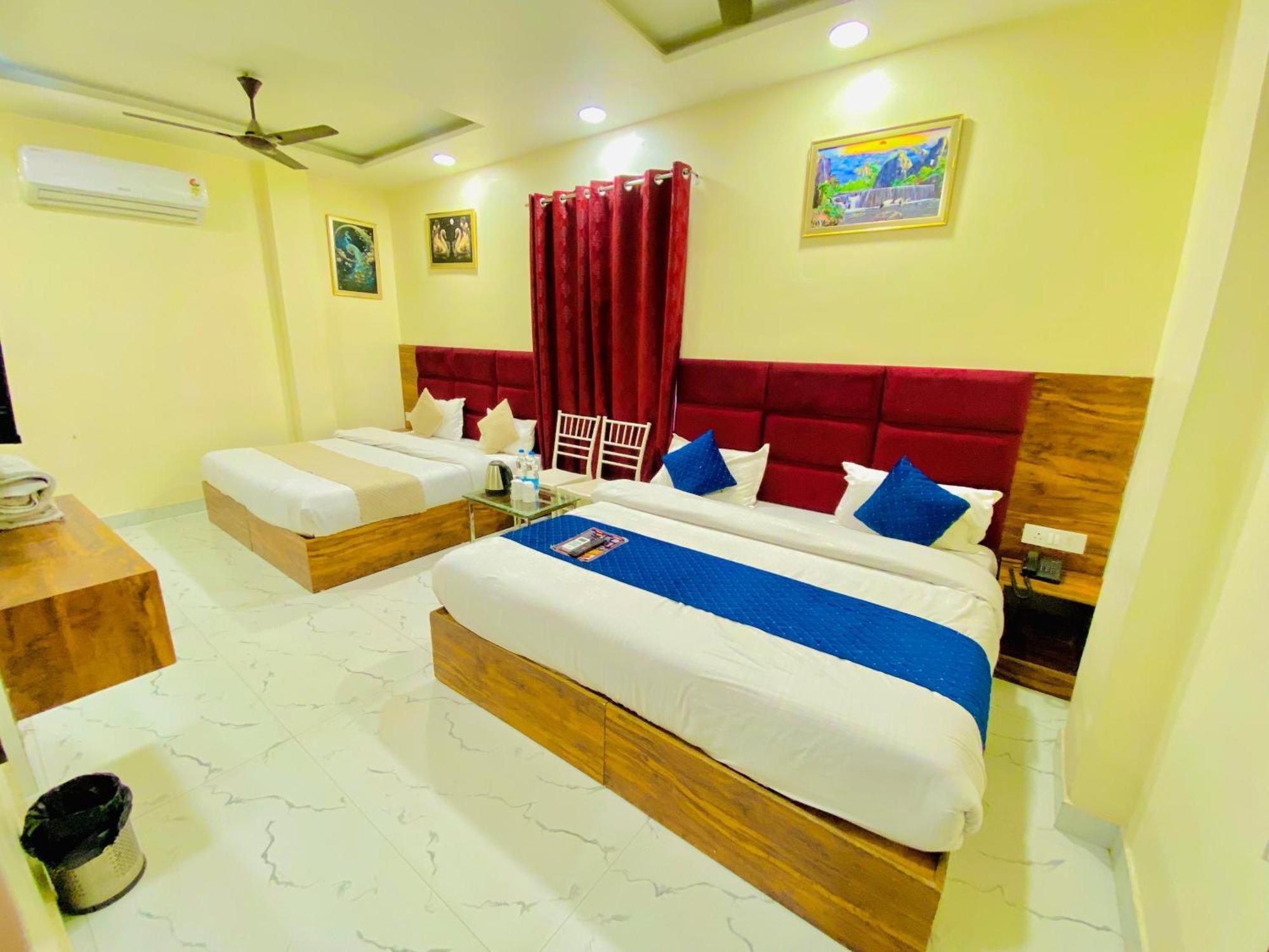 Hotel Holiday First 300 Meter From Golden Temple Amritsar Buitenkant foto