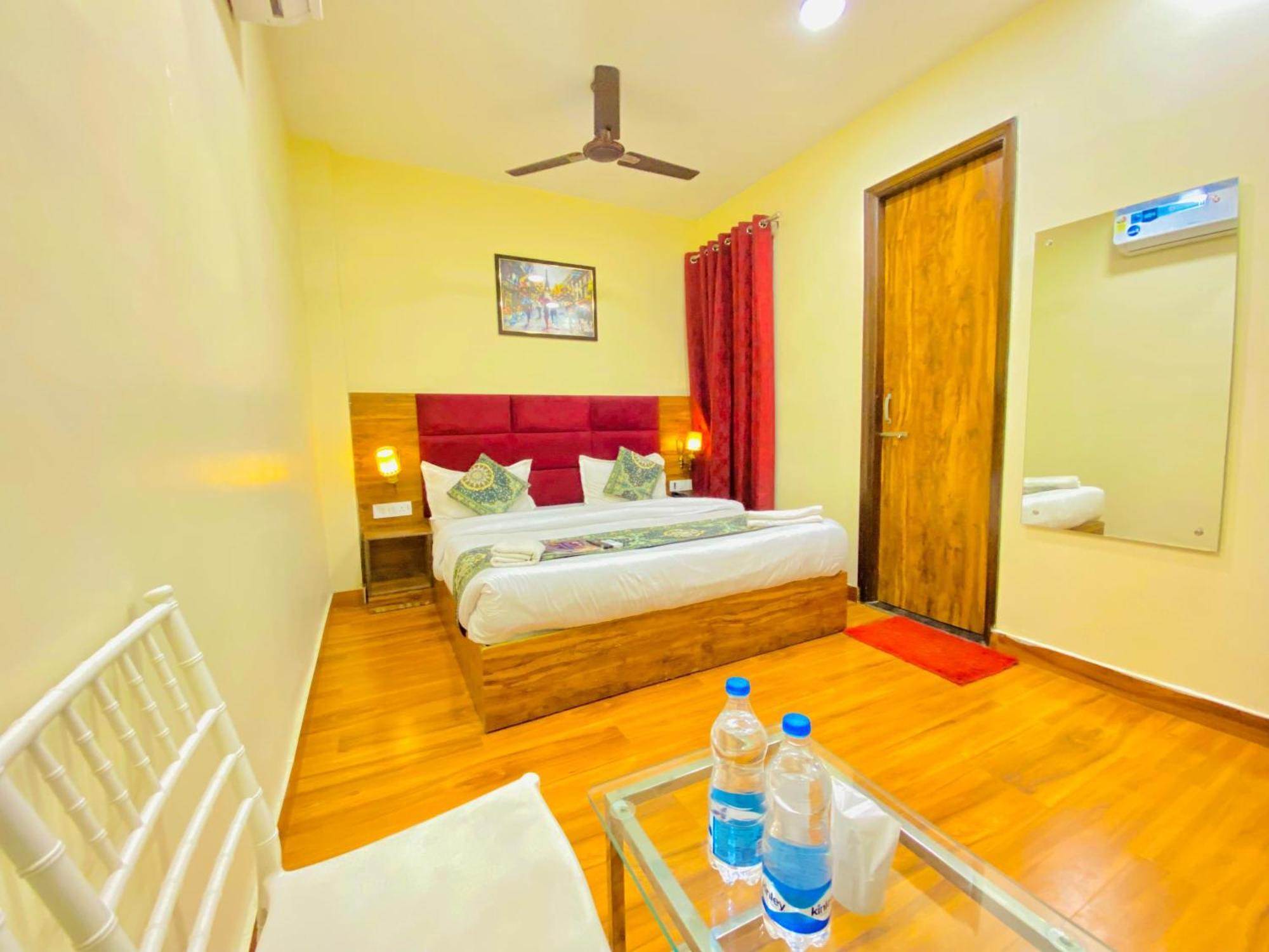 Hotel Holiday First 300 Meter From Golden Temple Amritsar Buitenkant foto