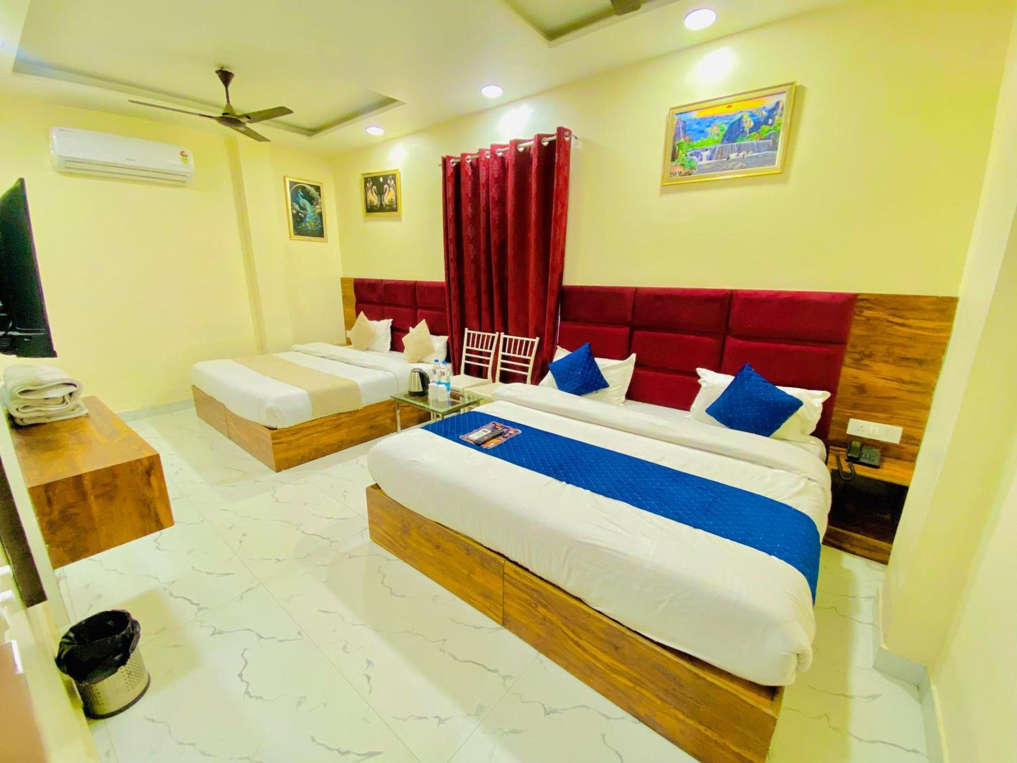 Hotel Holiday First 300 Meter From Golden Temple Amritsar Buitenkant foto