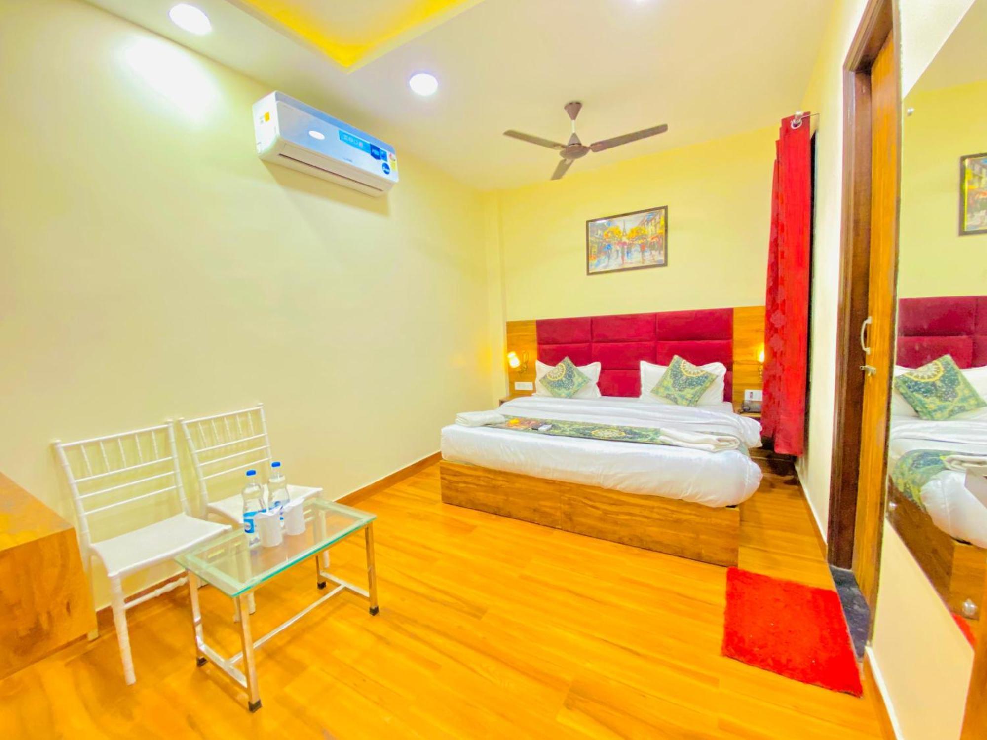 Hotel Holiday First 300 Meter From Golden Temple Amritsar Buitenkant foto